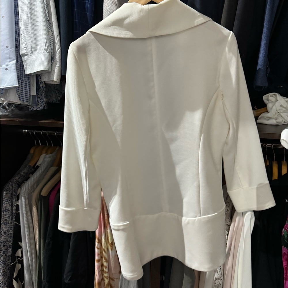 White light weight open front blazer size medium